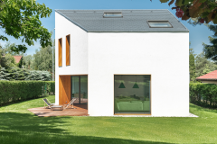 <b>FAKRO天窗打造出与周围环境相互融合的舒适房屋</b>
